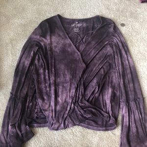 Tie dye shirt with flows sleeves